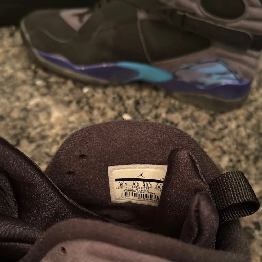 Nike Air Jordan 8 Retro Black and Blue Sneakers EUC 10.5